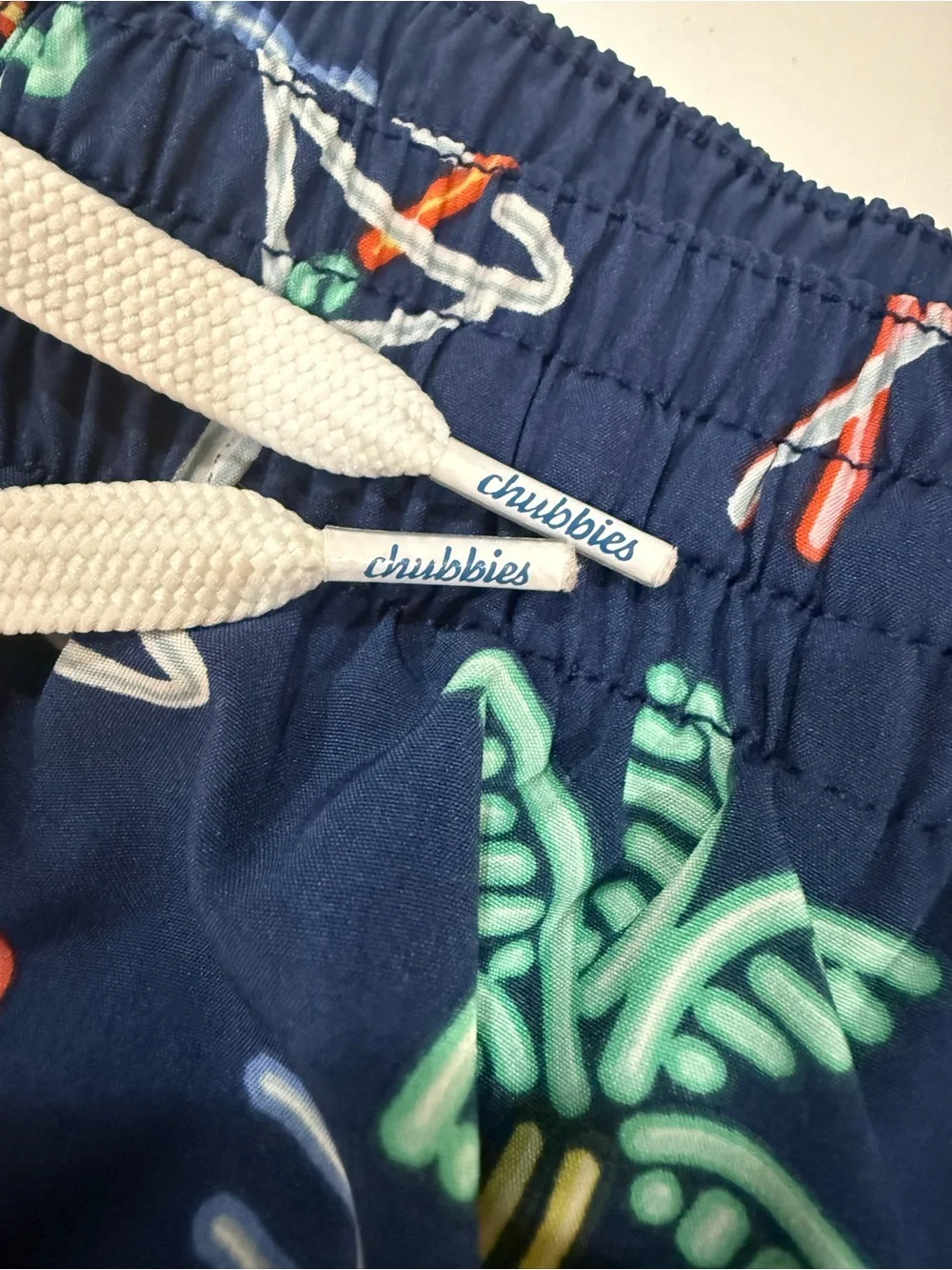 Chubbies The Neon Lights Classic Swim Trunk Navy Graphic - XLarge w/ 5.5